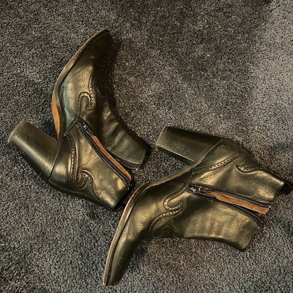 Guess Leather boots - Picture 2 of 6